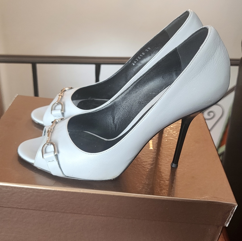 Gucci White Heels with Gold Accent